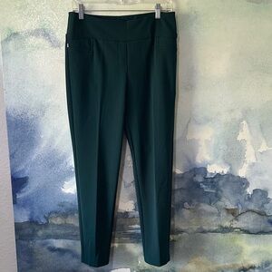 NWOT. M Soho Apparel Forest Green Straight-Leg Ponte Pull-On Pants